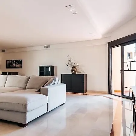 Atico De 4b/4d Mimosas De Banus Daire *